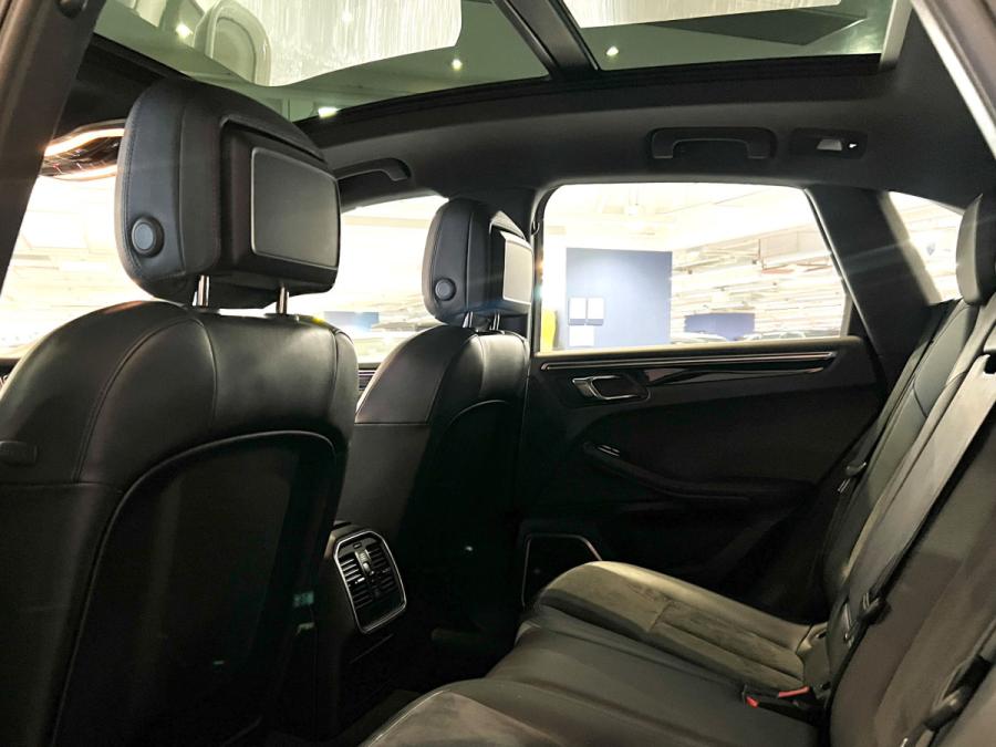 MACAN S - Image 11